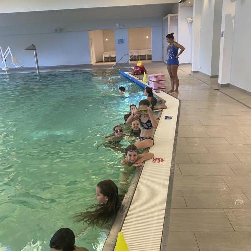 Kinder im Wasser