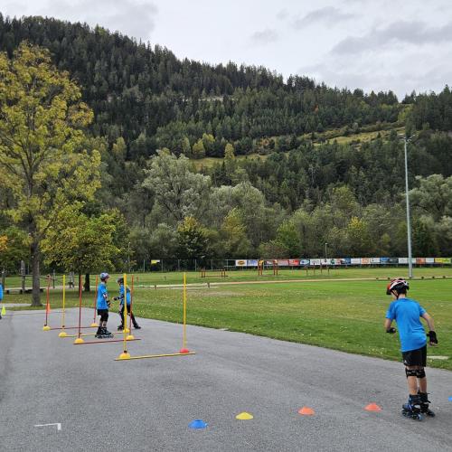 Schüler beim Skaten