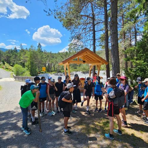Schüler beim Wandern