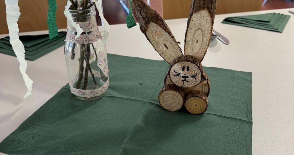 Osterdekoration im Speisesaal